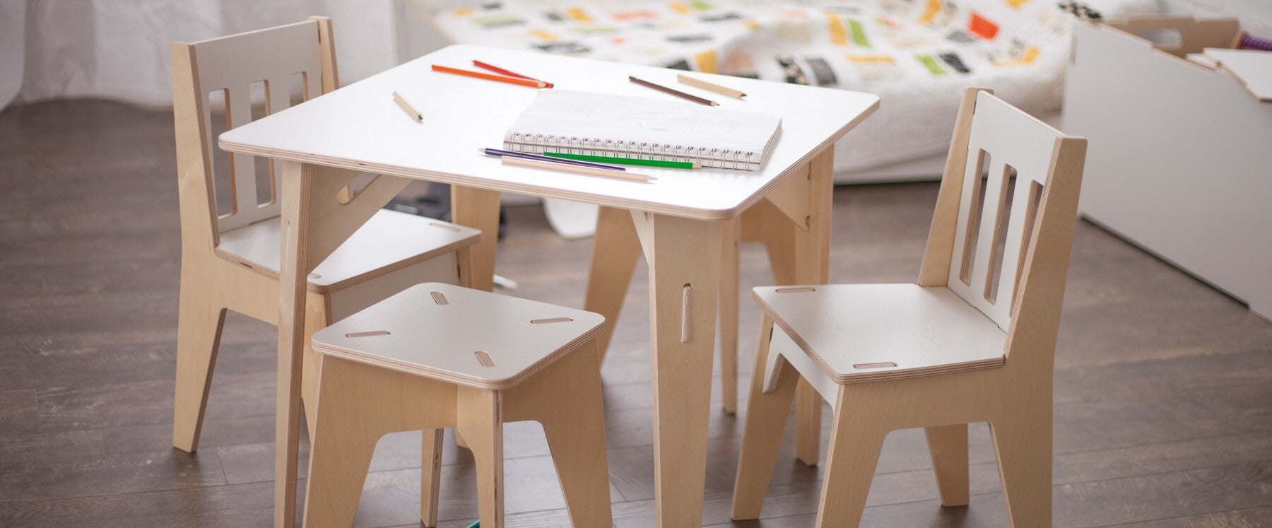 Modern Kids Table and Chairs