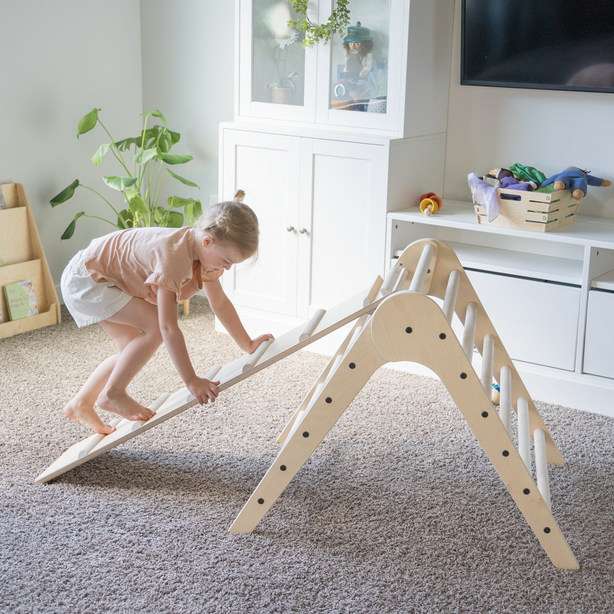 7 Best Pikler Triangles: How To Choose + Use A Safe Montessori Climber