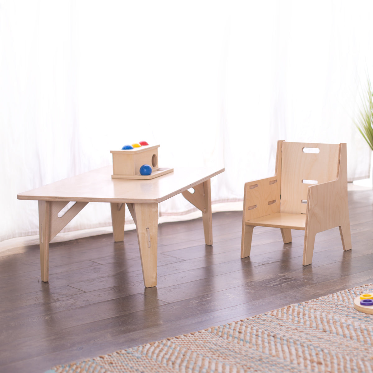 Weaning Tables to Love - Montessori Baby Week 25
